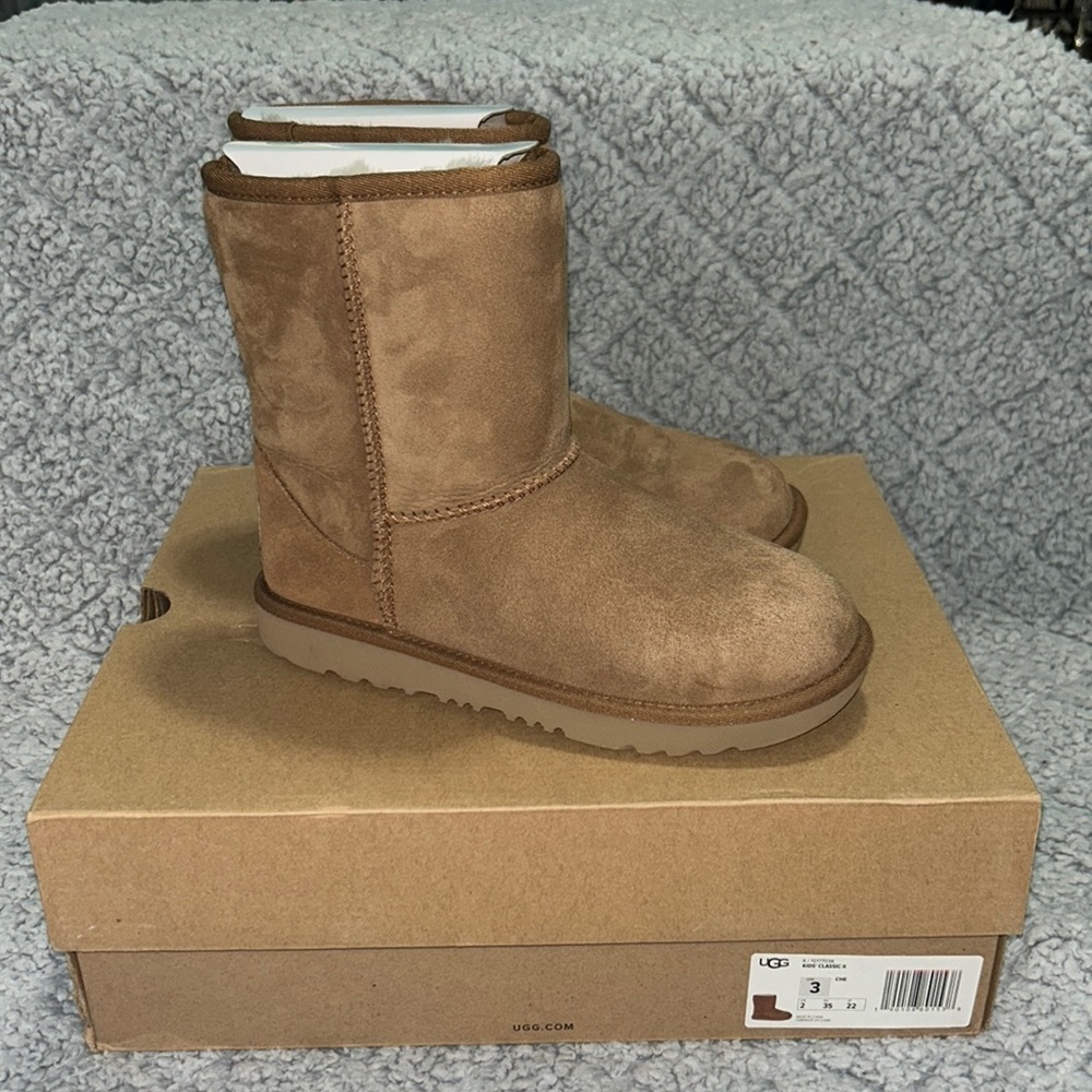 Kids chestnut UGGs